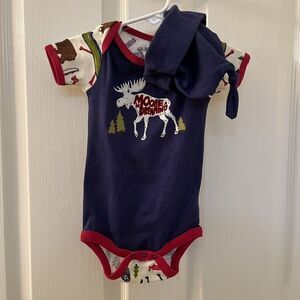 Little Blue House Sketch Country Baby Bodysuit with Hat Set Size 6-12 Months NWT